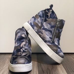 camo steve madden shoes